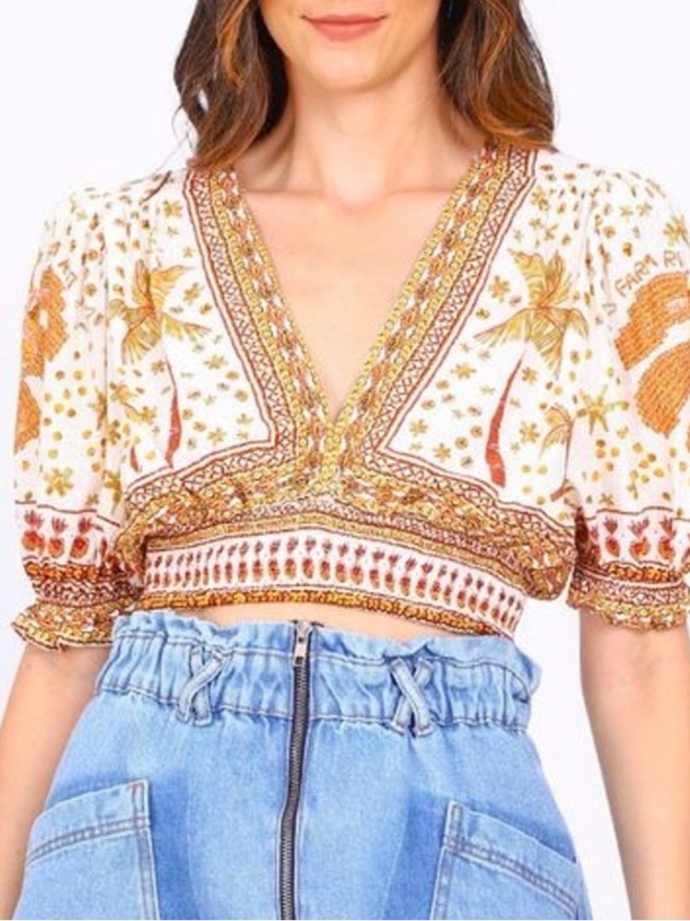 FARM RIO SZ M Bohemian White and Gold Printed top cropped - Picture 3 of 9